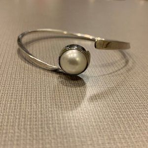 Sterling silver and pearl bracelet
